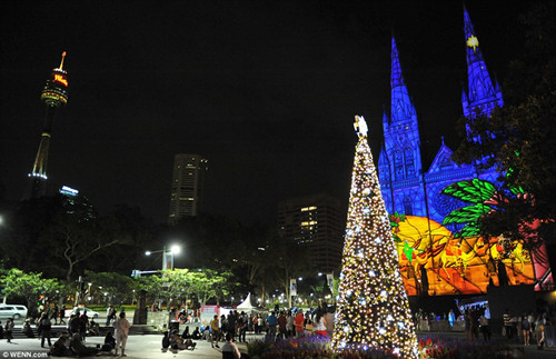 盤點圣誕節動人場景:巨幅投影造夢幻瞬間(圖)(4)